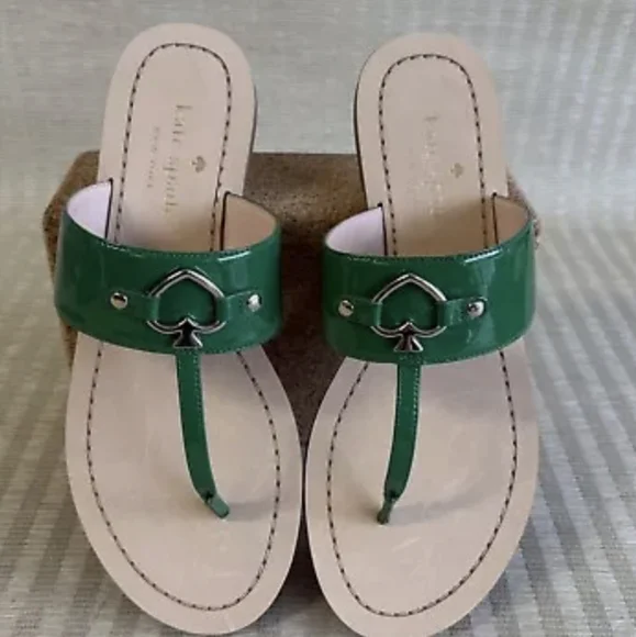 Kate Spade Cassia Thong Patent Leather Sandals NWOT - Picture 4 of 4